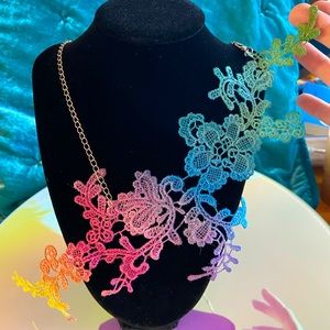 BEAUTIFUL HAND MADE VENETIAN LACE NECKLACE